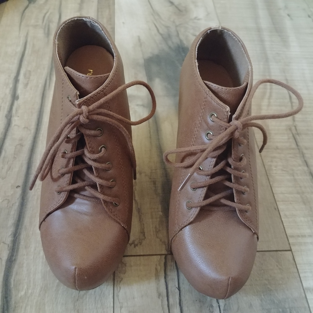 Rue 21 High Heeled Ankle Boots Size M (7/8)